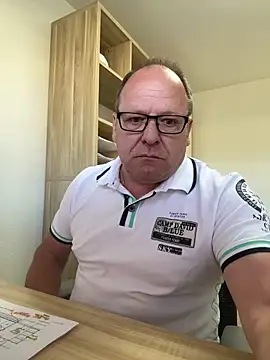 coupleLatinaLovers online show from April 24, 5:54 am