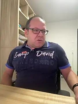 coupleLatinaLovers online show from December 18, 6:20 am