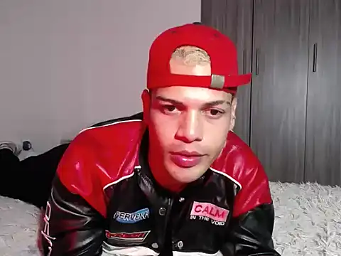 SWEET MIGUEL online show from October 21, 2:47 am