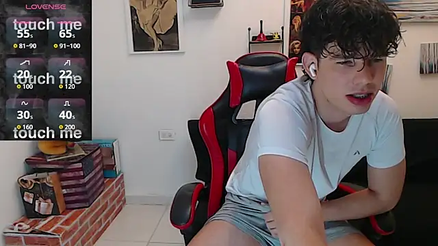 Angelo-cianuro- online show from February 4, 11:33 pm