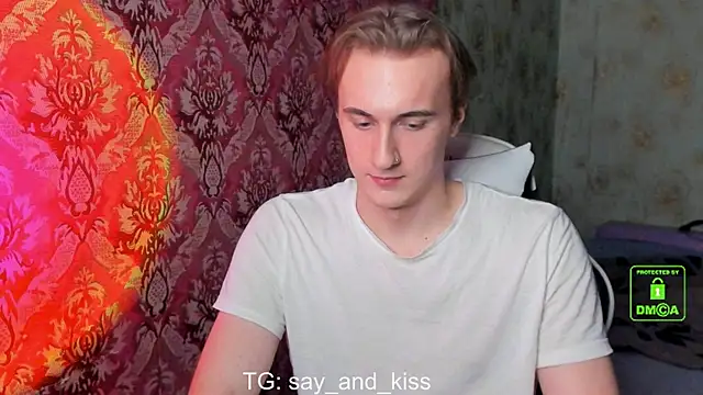 say and kiss online show from February 21, 10:59 pm