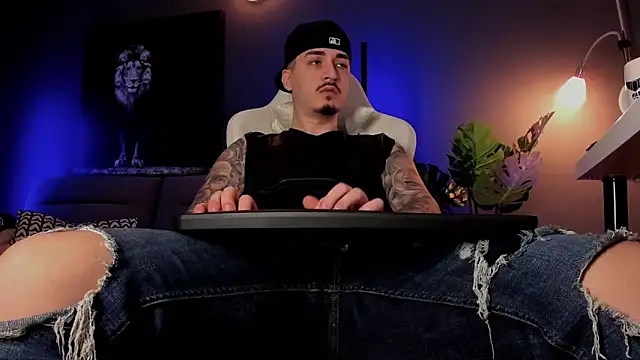 uptomatty online show from February 23, 8:27 am