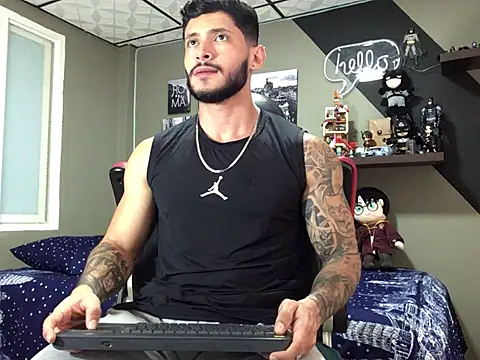 Snapshot of marcel_crawford96 chatting on December 16, 1:11 pm marcel crawford96 online show from December 16, 1:11 pm