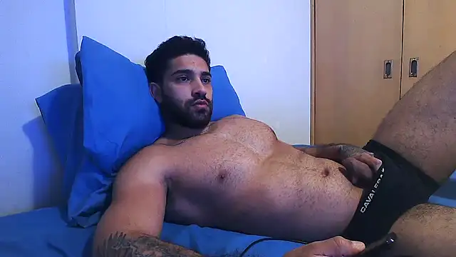 Snapshot of macho_fit chatting on September 23, 6:29 pm macho fit online show from September 23, 6:29 pm