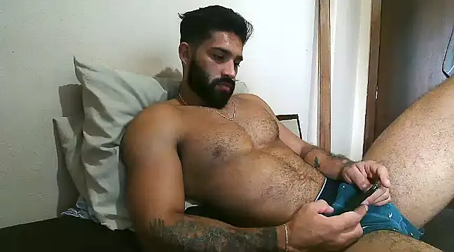 Snapshot of macho_fit chatting on January 24, 1:57 pm macho fit online show from January 24, 1:57 pm