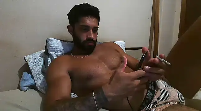 Snapshot of macho_fit chatting on January 11, 11:56 pm macho fit online show from January 11, 11:56 pm