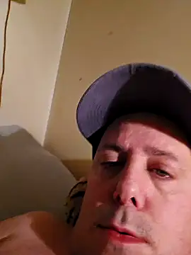 Snapshot of HeteroHotGuy1 chatting on February 2, 12:19 am HeteroHotGuy1 online show from February 2, 12:19 am