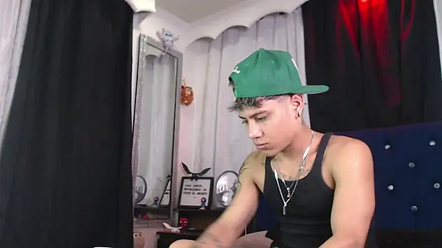 Sexys Boys Hot1 online show from July 11, 1:18 am
