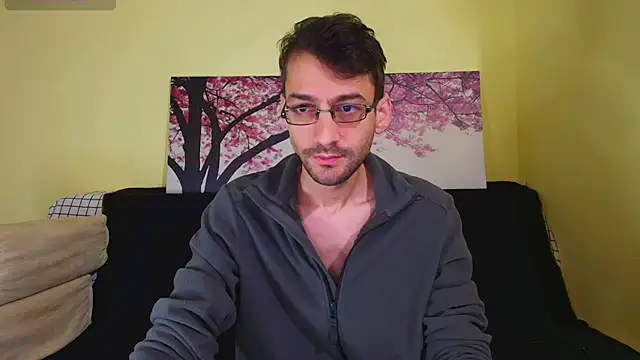 Snapshot of HungEddy chatting on October 14, 8:49 pm HungEddy online show from October 14, 8:49 pm