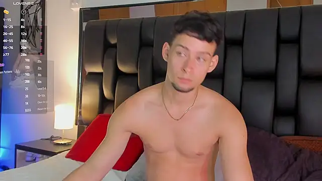 JadeSmiith  online show from December 13, 10:49 pm