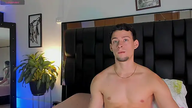 JadeSmiith  online show from November 24, 10:44 pm