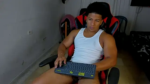 May Dylan1 online show from October 6, 3:49 pm