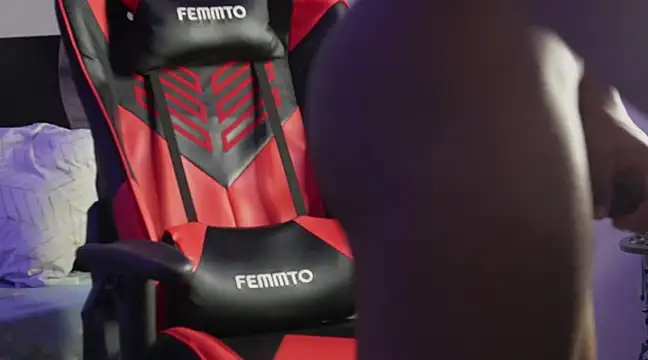 May Dylan1 online show from December 4, 1:31 pm