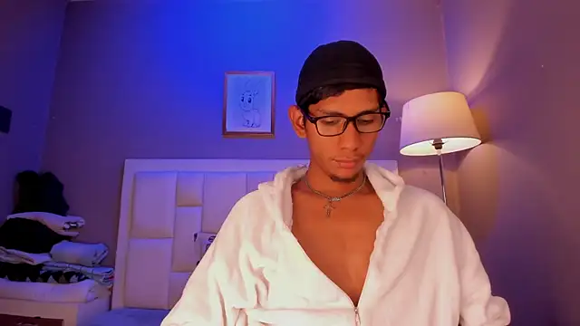 Nick Collins18 online show from June 28, 5:02 am