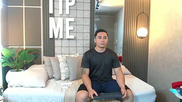 Ryan Hunt online show from December 21, 2:04 pm