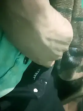 INDIANBOY7439 online show from December 6, 7:23 pm