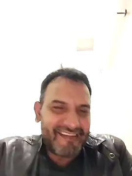 Snapshot of RogueTraveler chatting on February 11, 9:35 pm RogueTraveler online show from February 11, 9:35 pm
