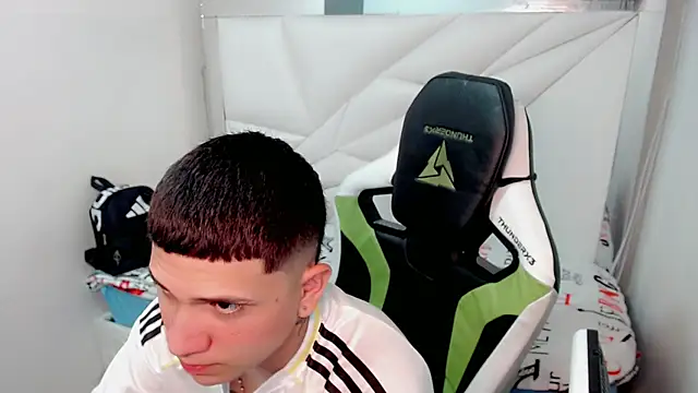 Brayan lopezz online show from January 16, 1:25 pm