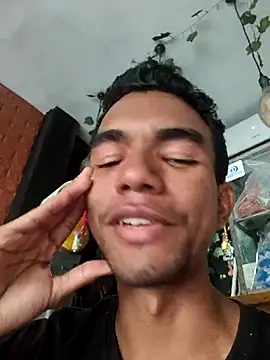 Reynold2608 online show from April 8, 10:07 pm