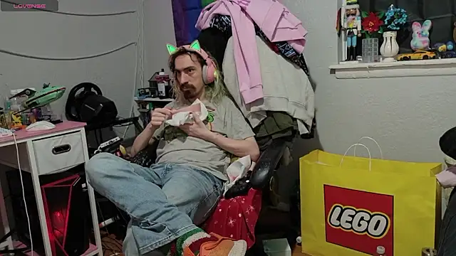 tallnerdyguy online show from February 8, 3:34 am