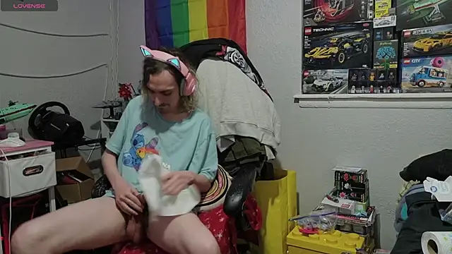 tallnerdyguy online show from April 6, 4:46 am