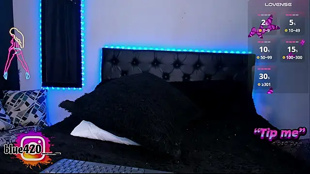 Skyler  blue4 online show from January 7, 1:28 am