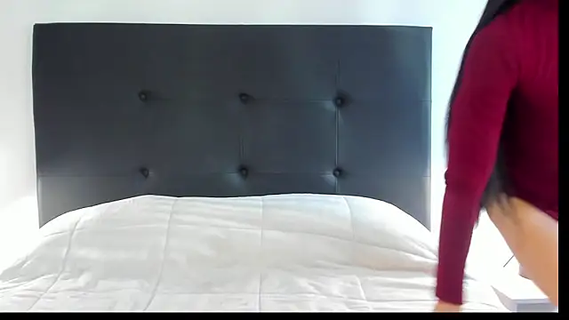 Skyler  blue4 online show from January 11, 12:40 pm