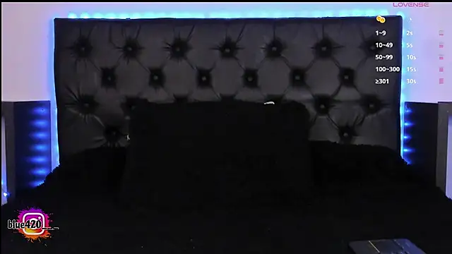 Skyler  blue4 online show from February 5, 11:55 am