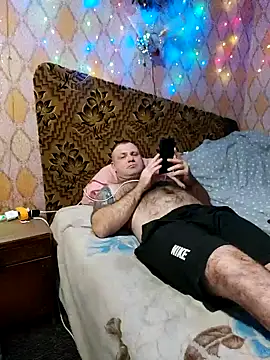Snapshot of Crek666 chatting on December 9, 8:08 pm Crek666 online show from December 9, 8:08 pm