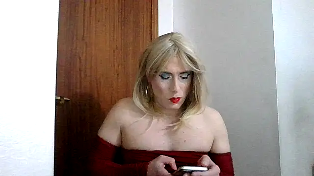 Snapshot of AlessiaTravesti chatting on March 15, 11:17 pm AlessiaTravesti online show from March 15, 11:17 pm