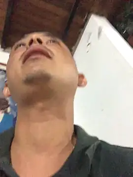 isacalejandroo online show from January 5, 12:20 am