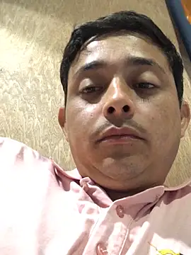 isacalejandroo online show from December 11, 11:10 pm