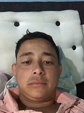 isacalejandroo online show from March 8, 12:31 am