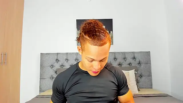 Justin therox online show from December 12, 4:59 am