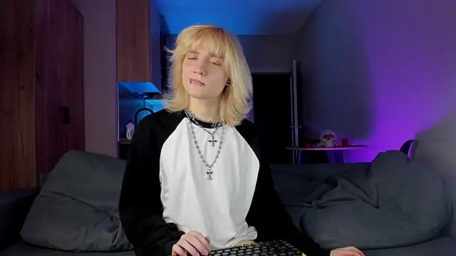 Gregory Byyrd online show from March 18, 7:22 pm