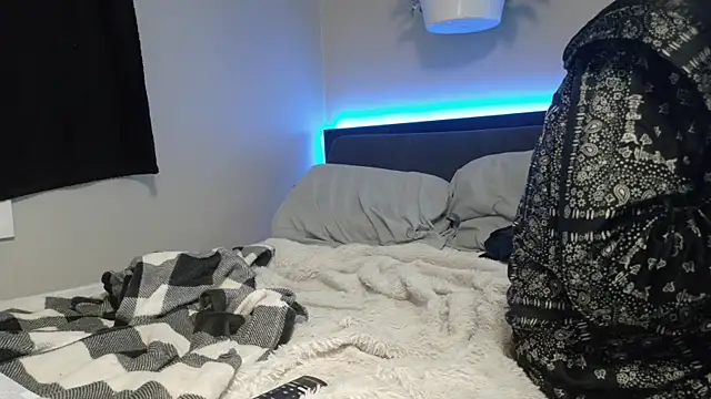 smokee parT903 online show from February 6, 7:55 pm