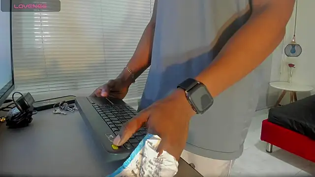 KENDER21  online show from March 12, 12:47 pm