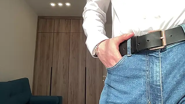 cute mark online show from March 28, 8:36 am