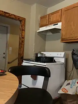 prettyrichie online show from March 9, 2:00 pm