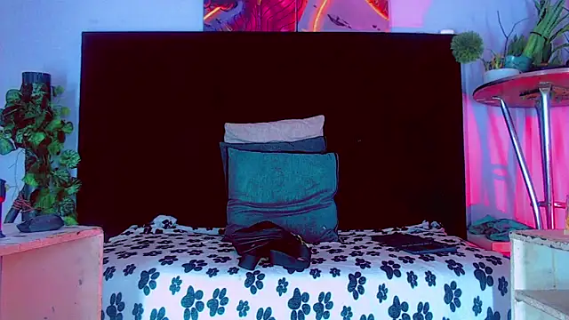 HannibalLester online show from November 12, 3:23 am