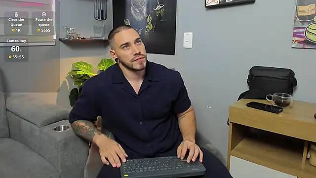 Snapshot of Giorgio-Leone chatting on October 19, 7:39 pm Giorgio-Leone online show from October 19, 7:39 pm