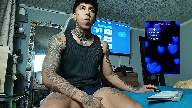 Nickhot0609 online show from February 18, 3:26 am