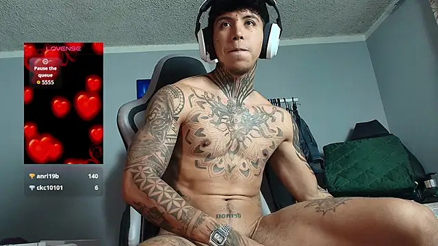 Nickhot0609 online show from March 26, 10:19 am