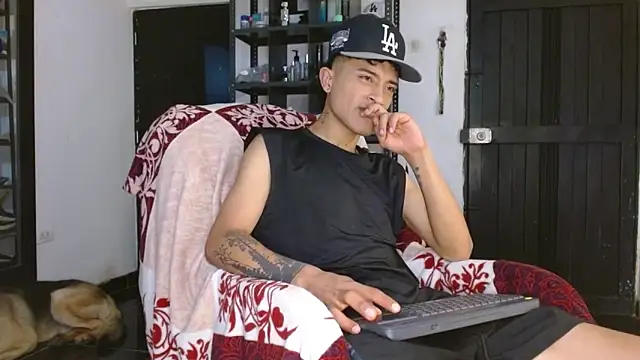 Edward Milleer online show from November 28, 12:03 am