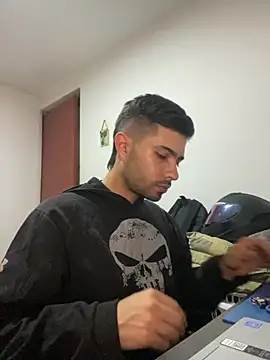 Jestebanano online show from October 30, 7:10 am