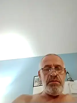 Snapshot of geilerschwanz64 chatting on October 8, 3:38 pm geilerschwanz64 online show from October 8, 3:38 pm