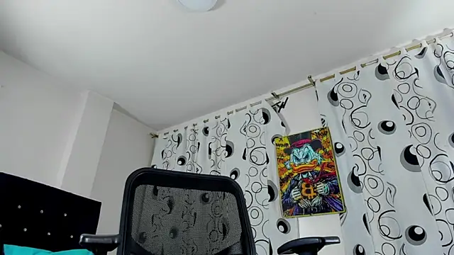 Giomar Reyes online show from November 6, 4:48 am