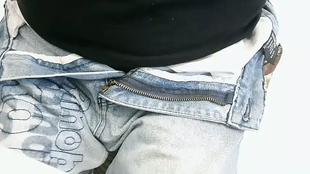 XiaoGuoGuo284512 online show from November 28, 4:37 am