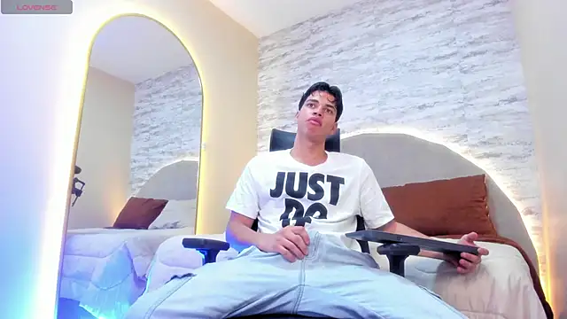 Benjamin More online show from January 22, 2:24 pm