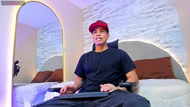 Benjamin More online show from February 28, 4:10 pm